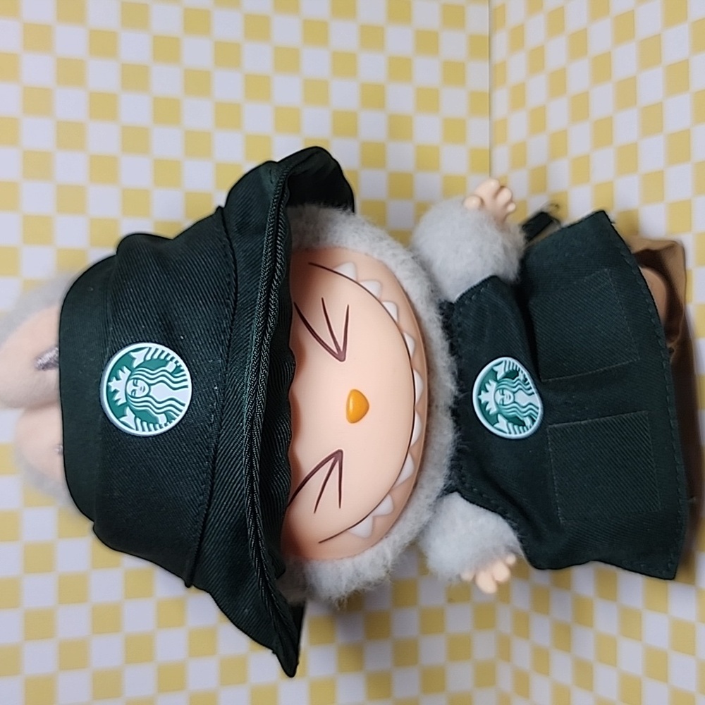 Brand New Labubu  Mini Plus Clothes  With Hat Accessorie